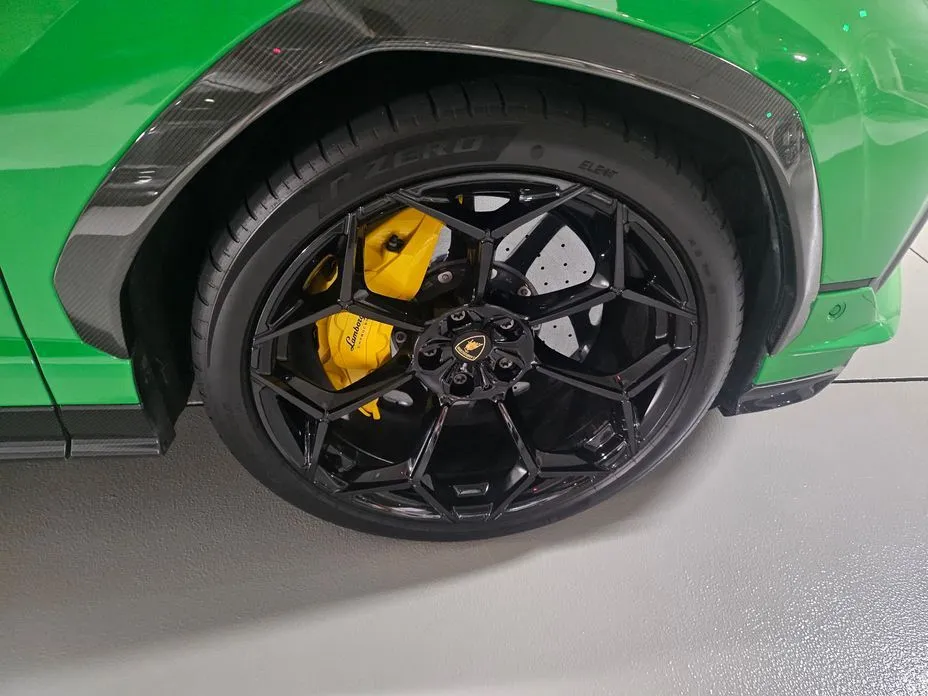 Lamborghini Urus — фото 8