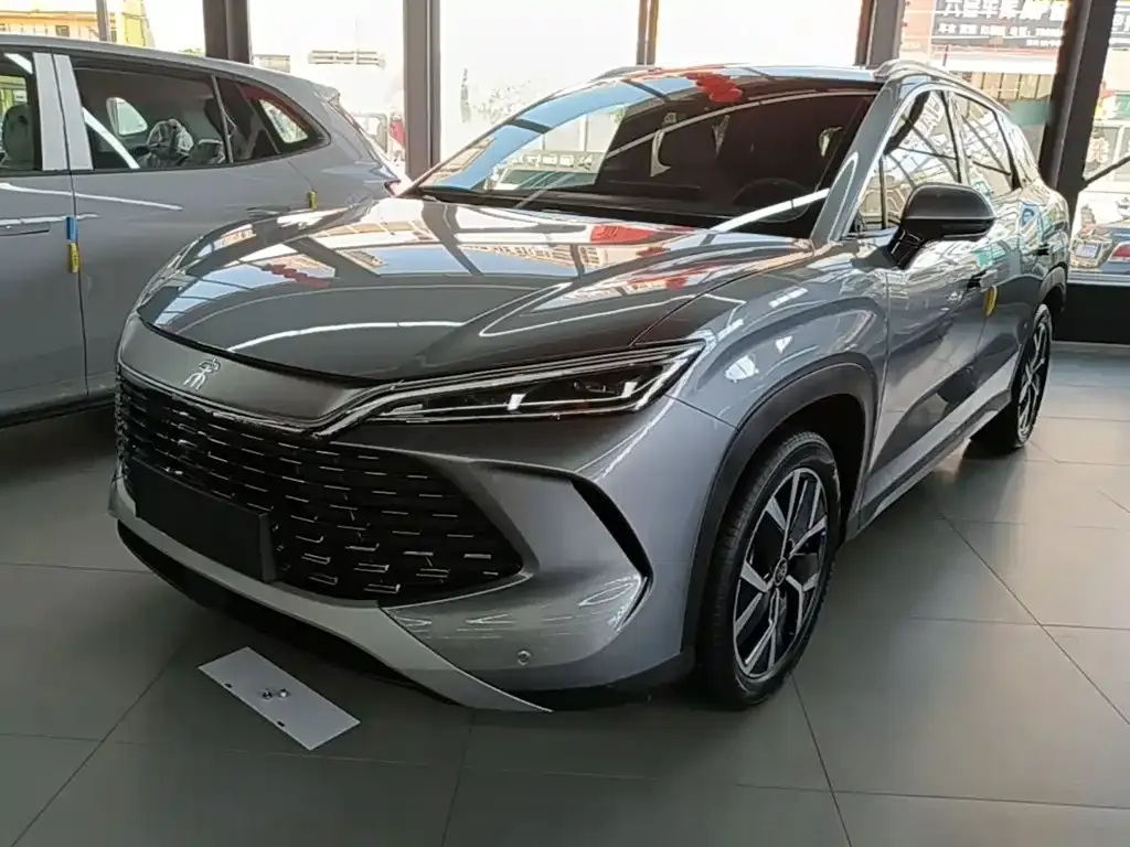 BYD L DM-i — фото 1