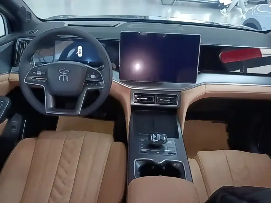 BYD L DM-i — фото 2