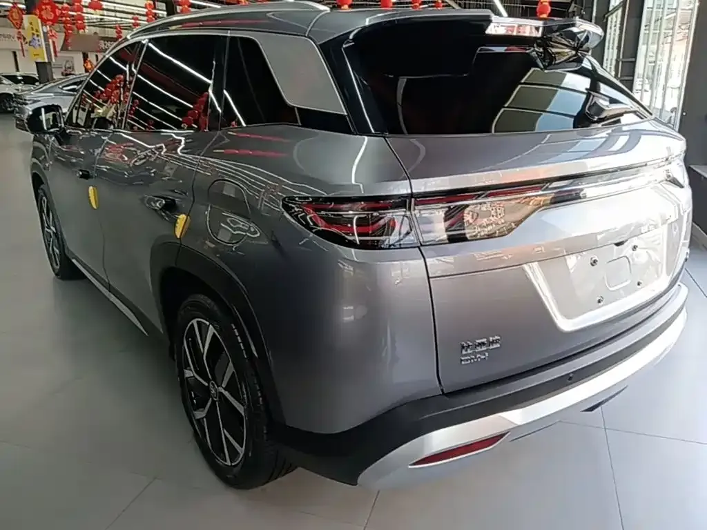 BYD L DM-i — фото 7