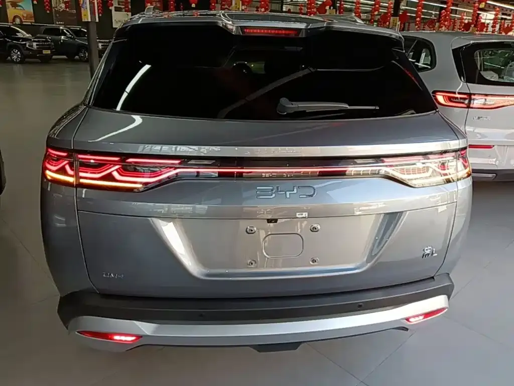 BYD L DM-i — фото 4