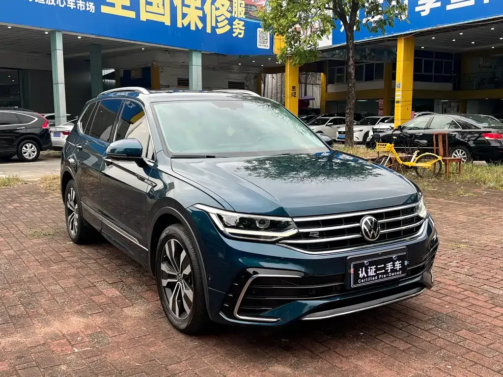 Volkswagen Tiguan L — фото 8