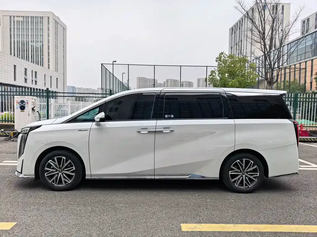 GAC Motor Trumpchi M8 — фото 4