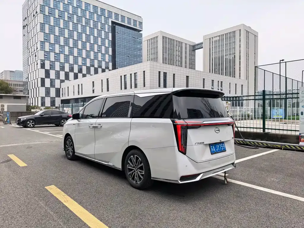 GAC Motor Trumpchi M8 — фото 3