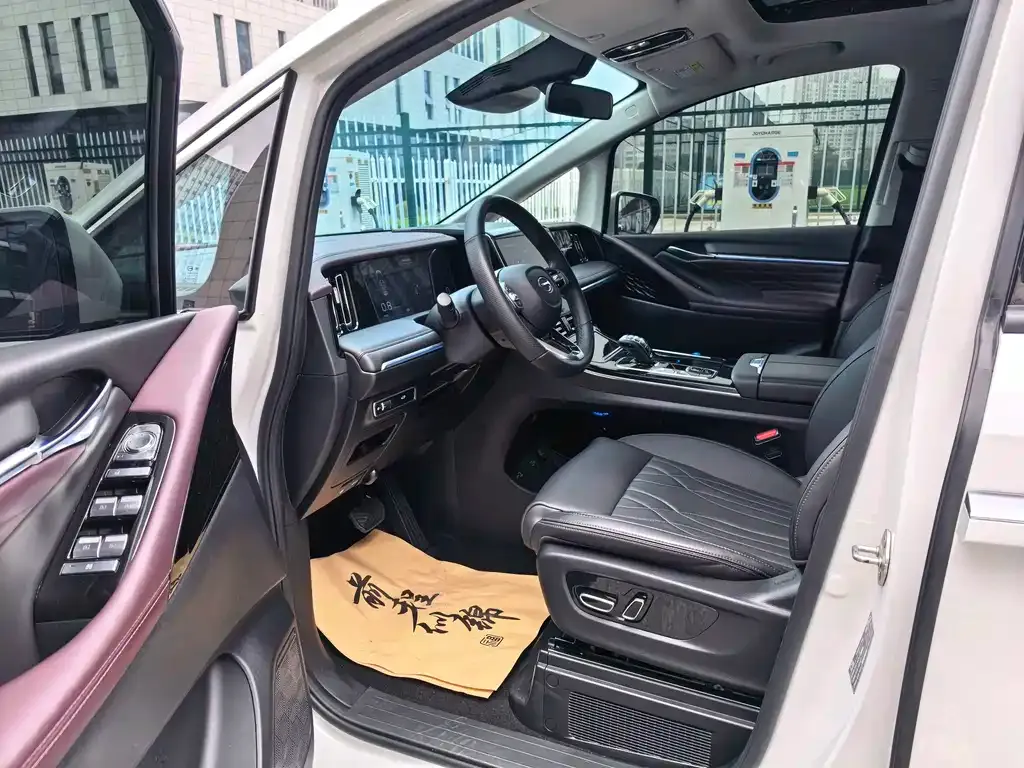 GAC Motor Trumpchi M8 — фото 2