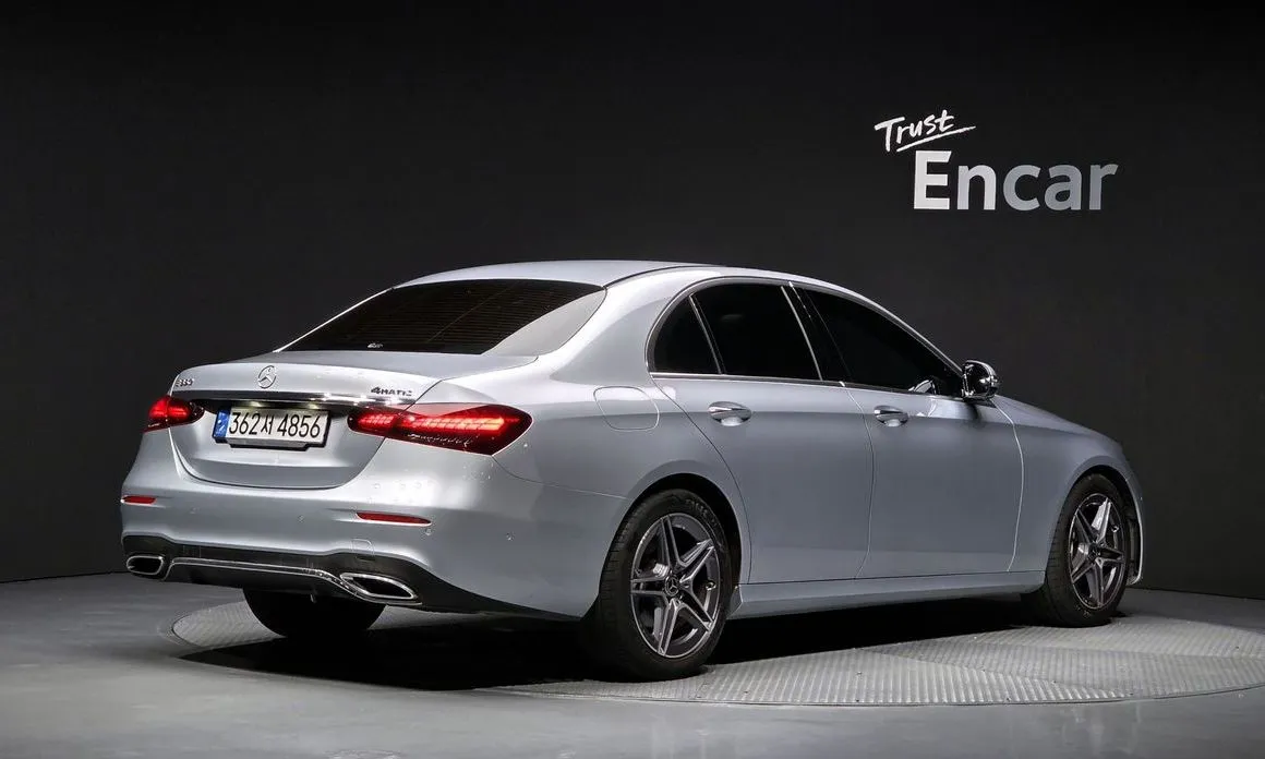 Mercedes-Benz E-Class — фото 6