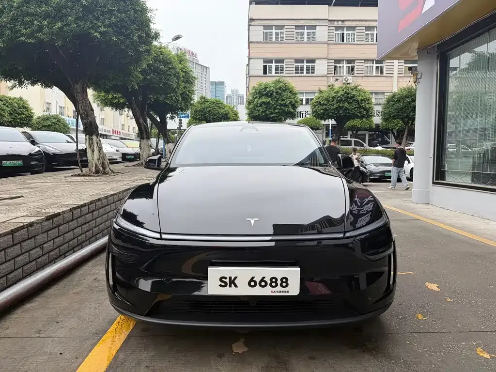 Tesla Model Y — фото 7
