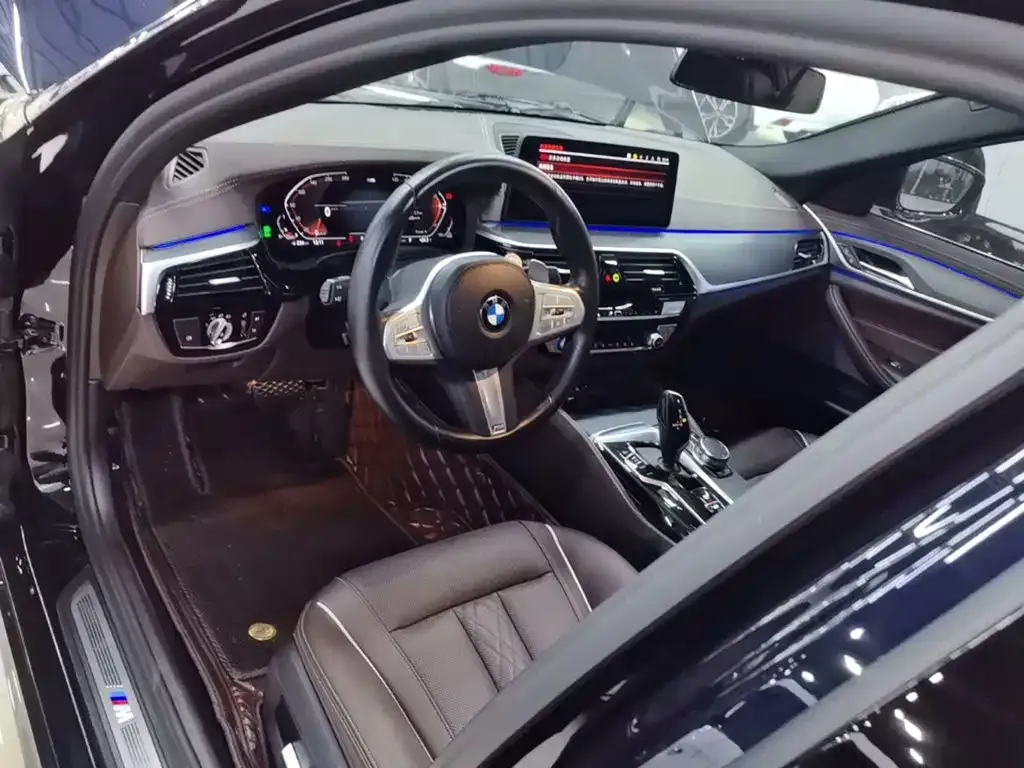 BMW 5 Series — фото 10