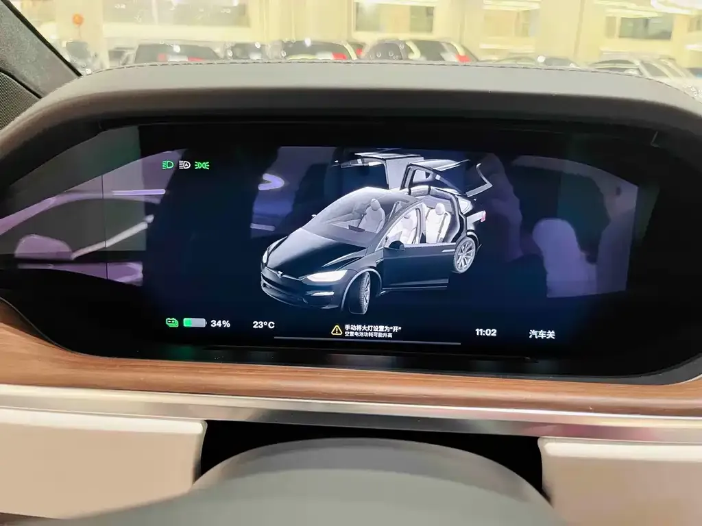 Tesla Model X — фото 2