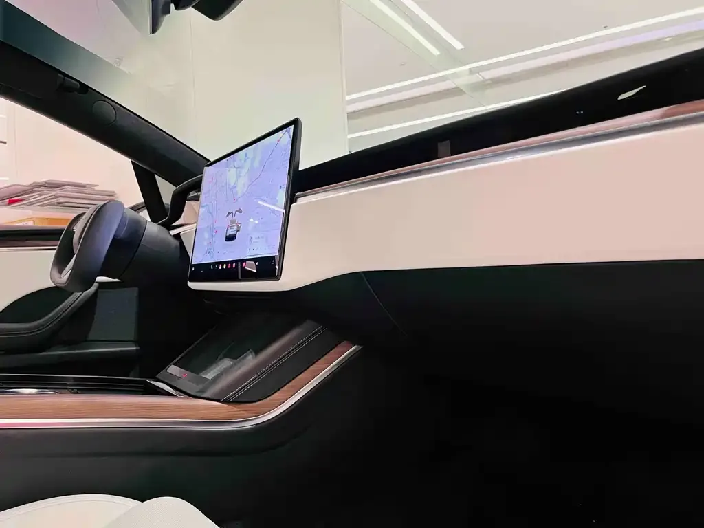 Tesla Model X — фото 5
