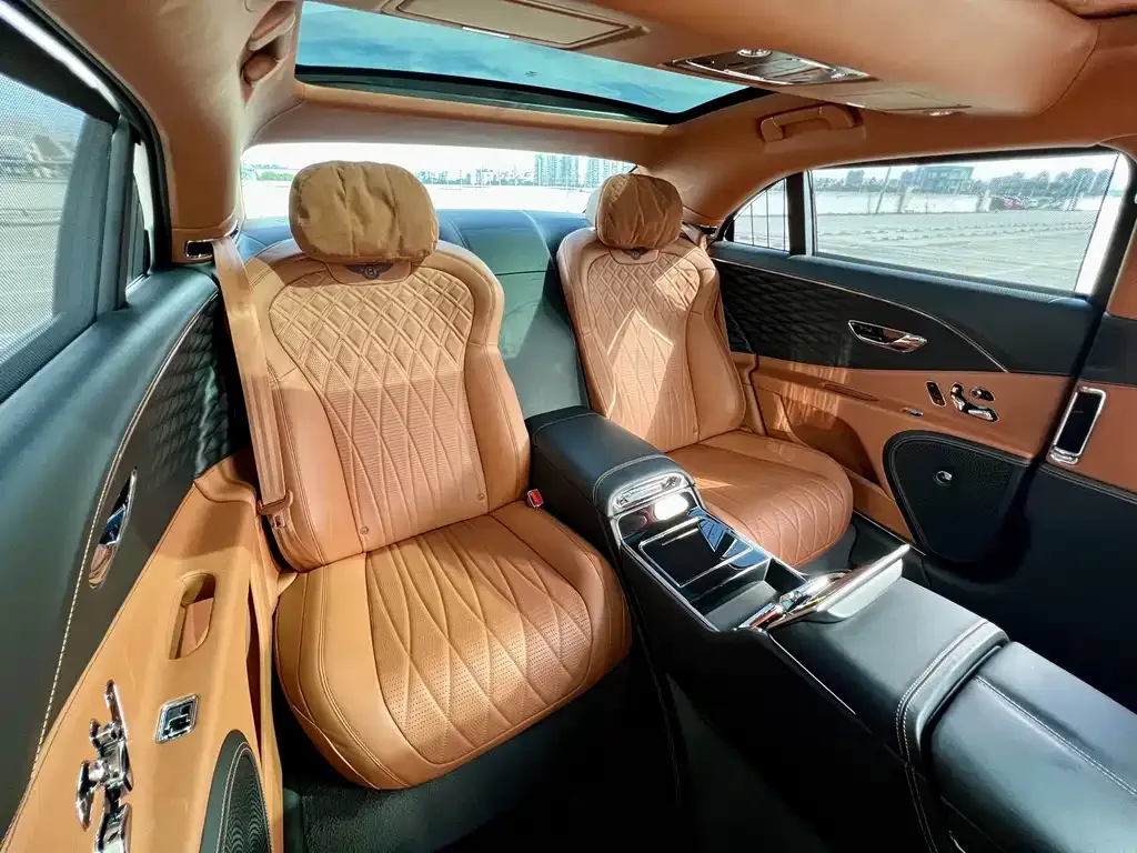 Bentley Flying Spur — фото 9