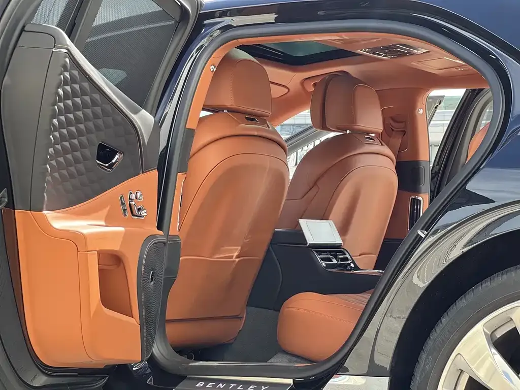 Bentley Flying Spur — фото 7