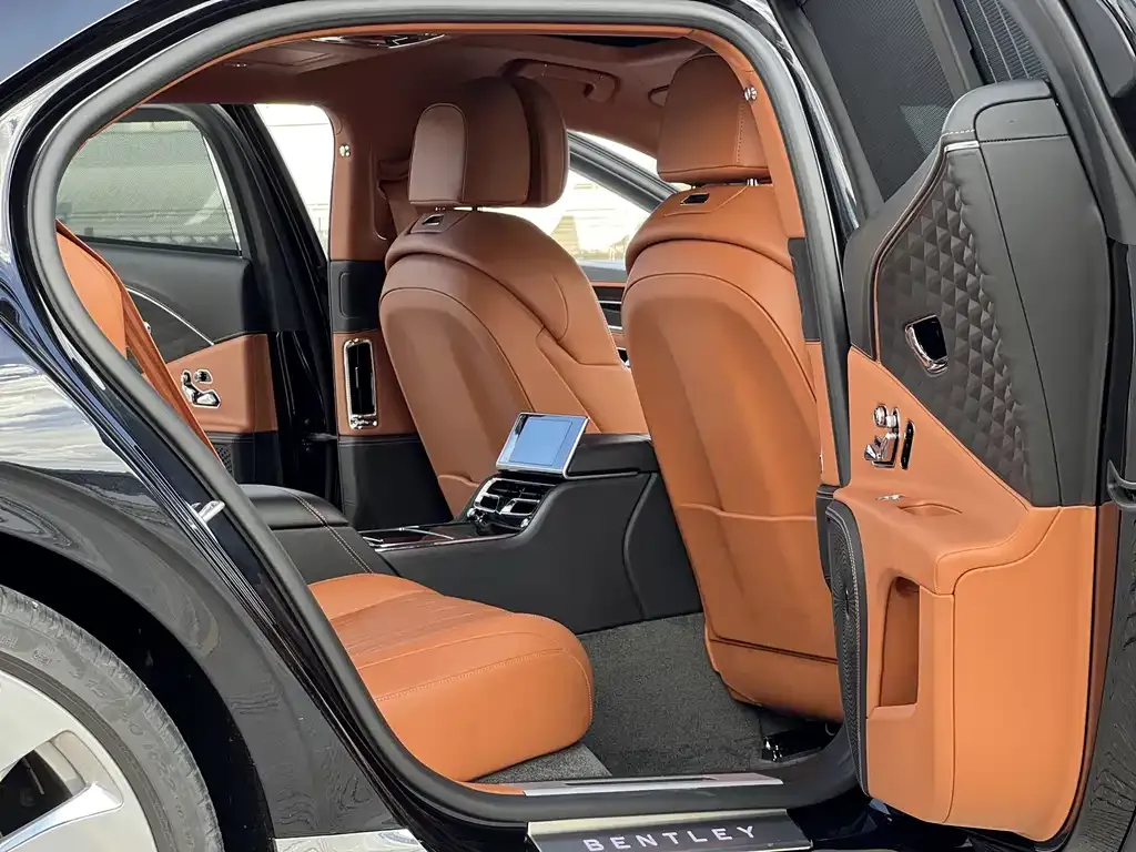 Bentley Flying Spur — фото 4