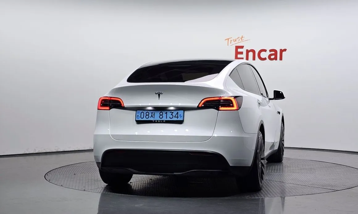 Tesla Model Y — фото 4