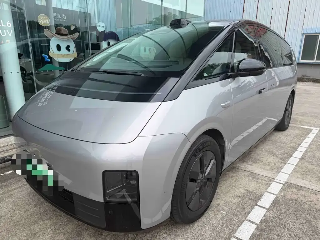 Li Auto MEGA — фото 1