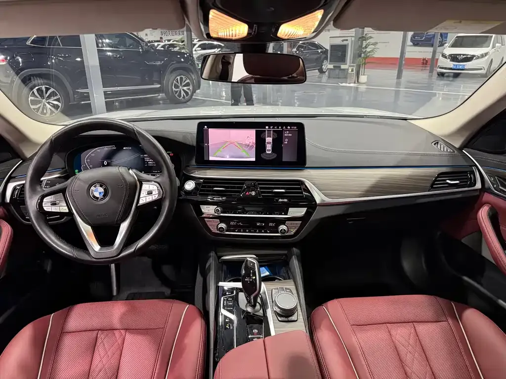 BMW 5 Series New Energy — фото 9