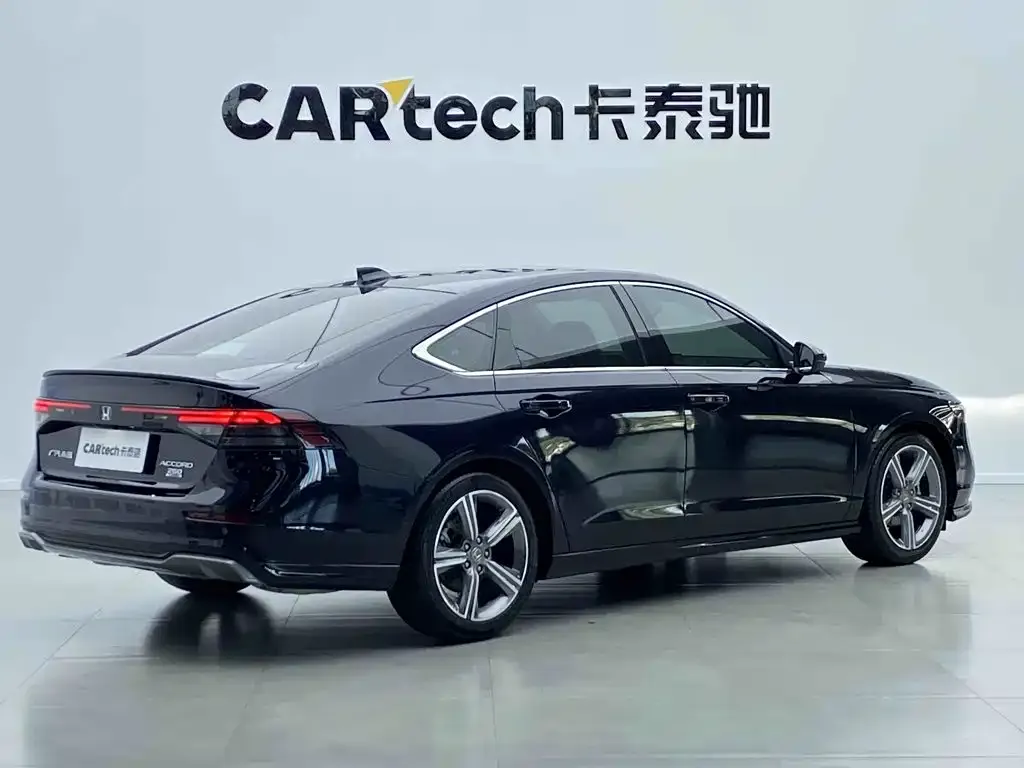 Honda Accord — фото 6
