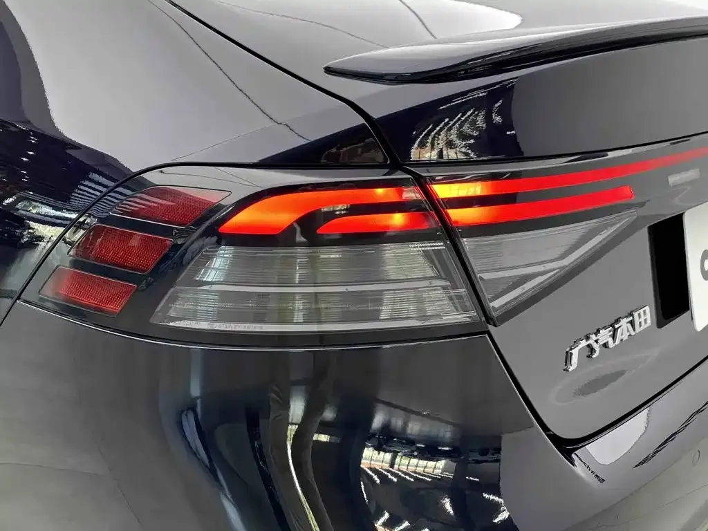 Honda Accord — фото 10