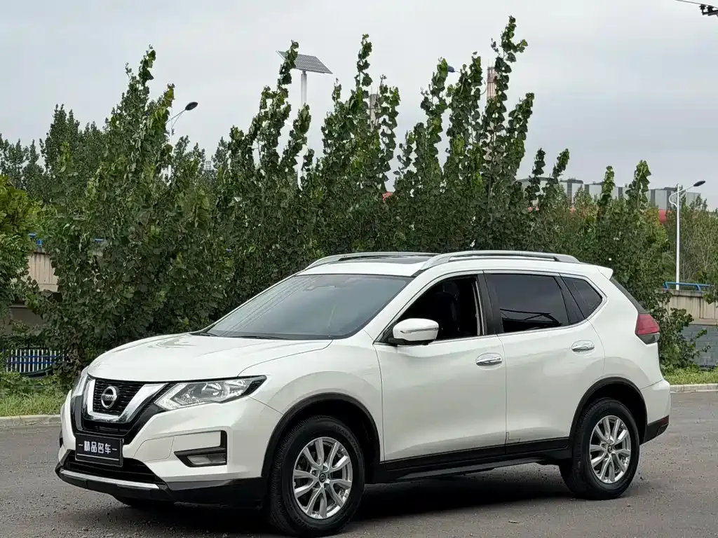 Nissan X-Trail — фото 1