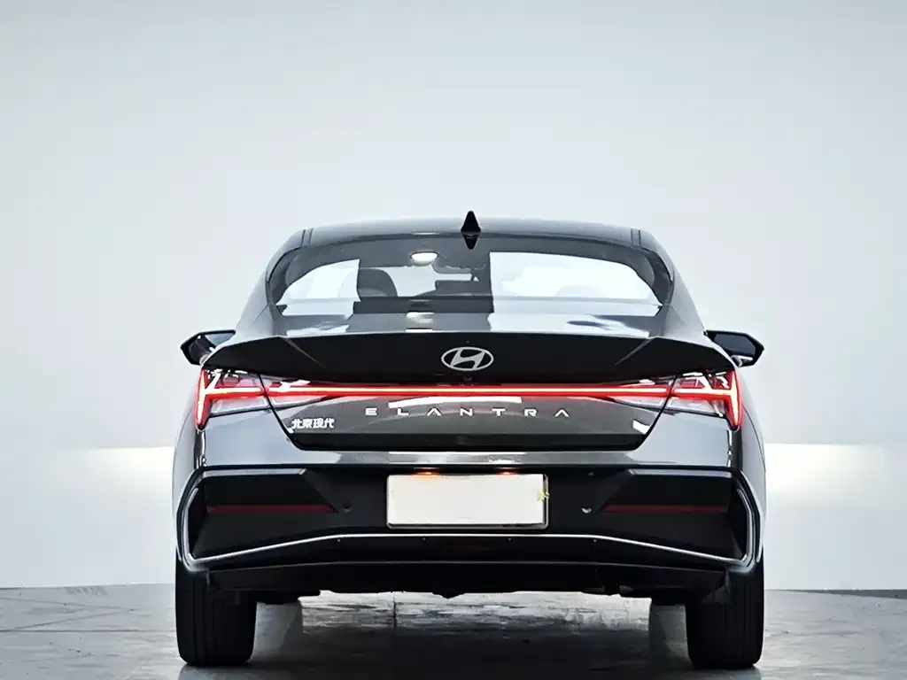 Hyundai Elantra — фото 6