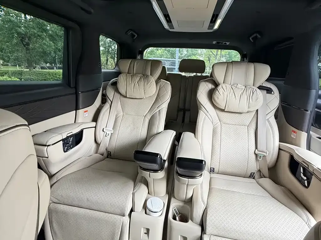 Toyota Vellfire — фото 5