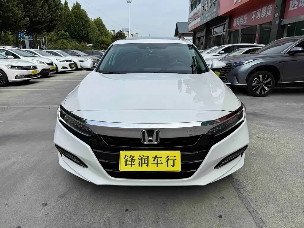 Honda Accord — фото 9