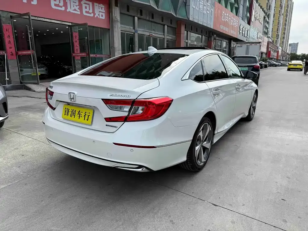 Honda Accord — фото 4