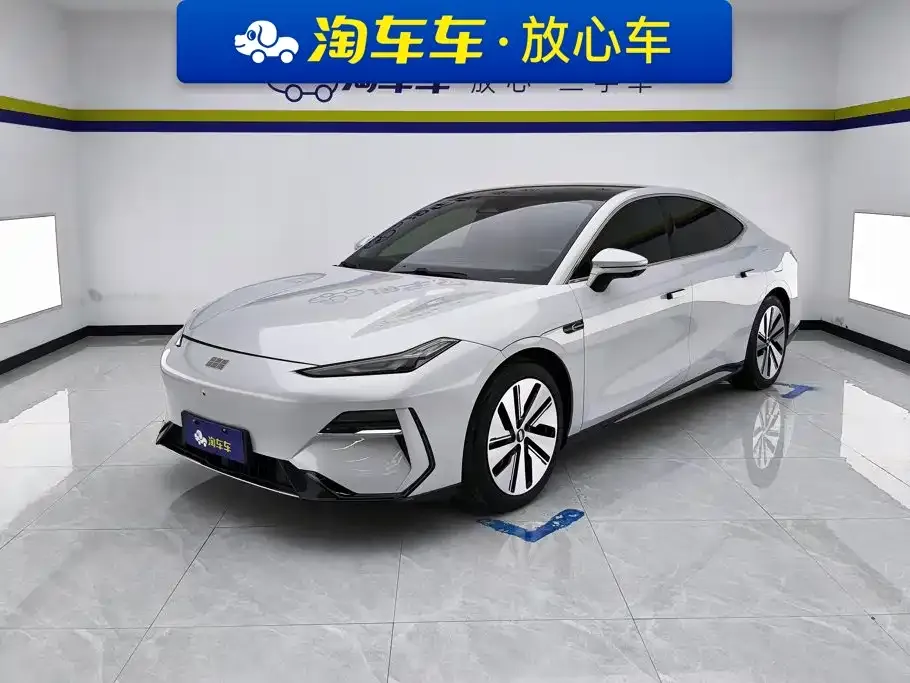 Geely Galaxy E8 — фото 1