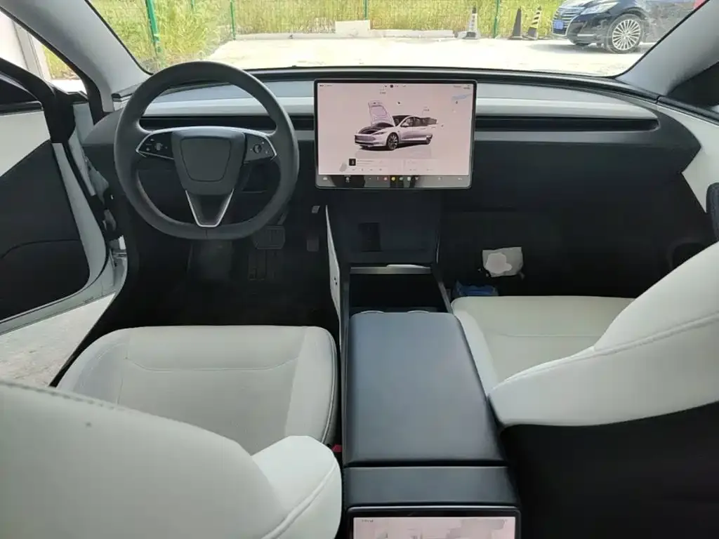 Tesla Model 3 — фото 4