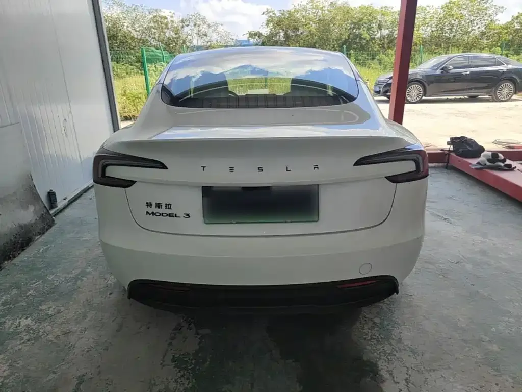 Tesla Model 3 — фото 9