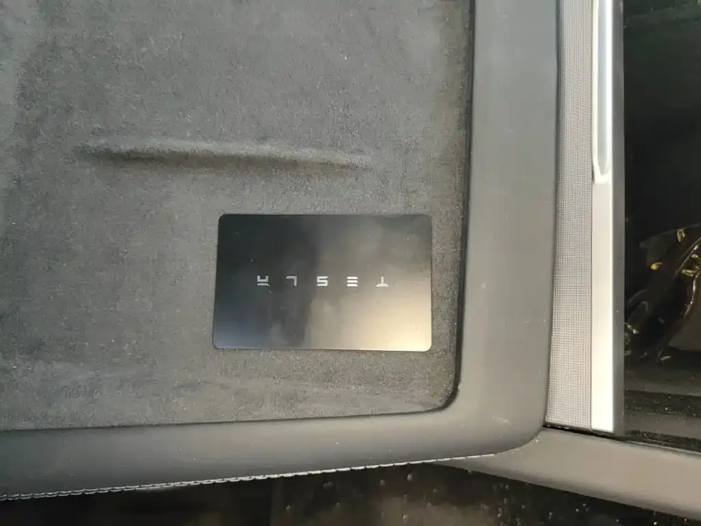 Tesla Model 3 — фото 2