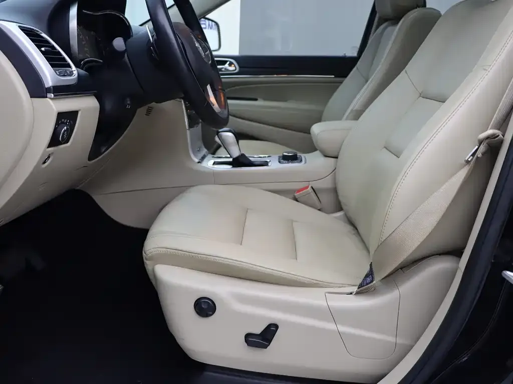 Jeep Grand Cherokee (Import) — фото 2