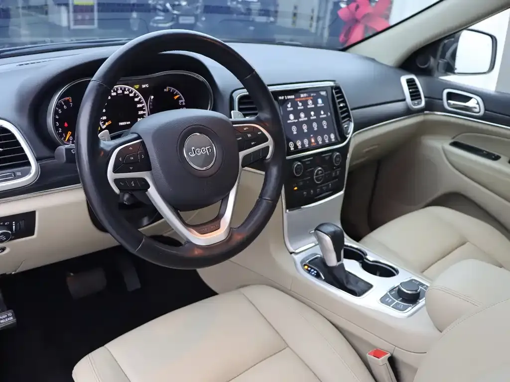 Jeep Grand Cherokee (Import) — фото 9