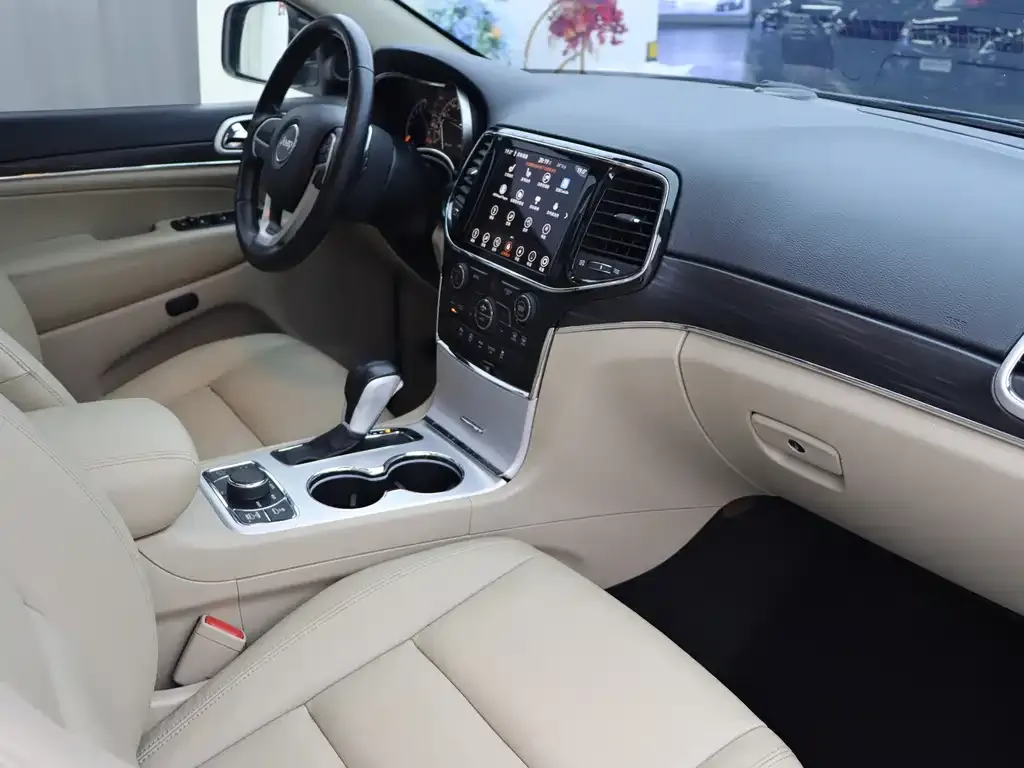Jeep Grand Cherokee (Import) — фото 5