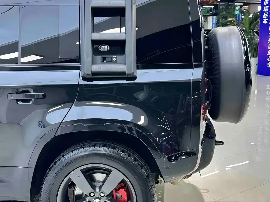 Land Rover Defender — фото 7
