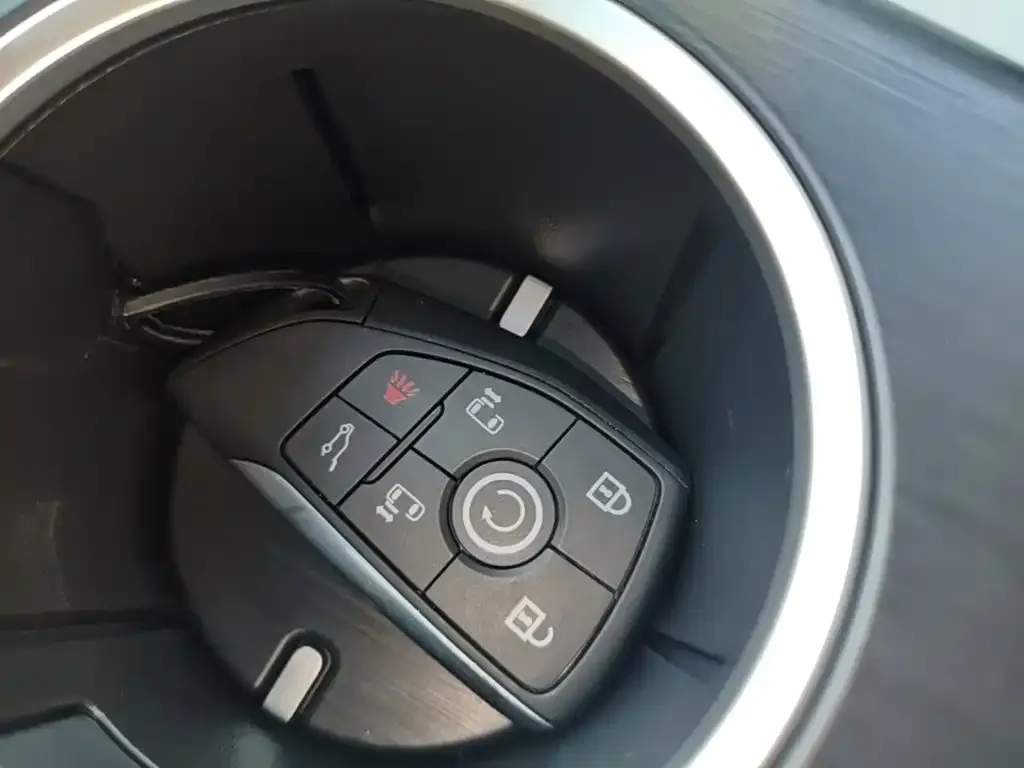 Buick GL8 Hybrid — фото 9