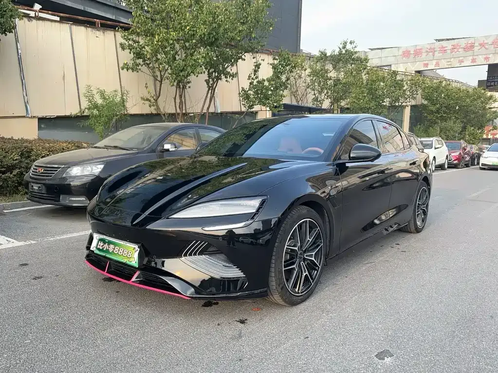 BYD Seal — фото 1