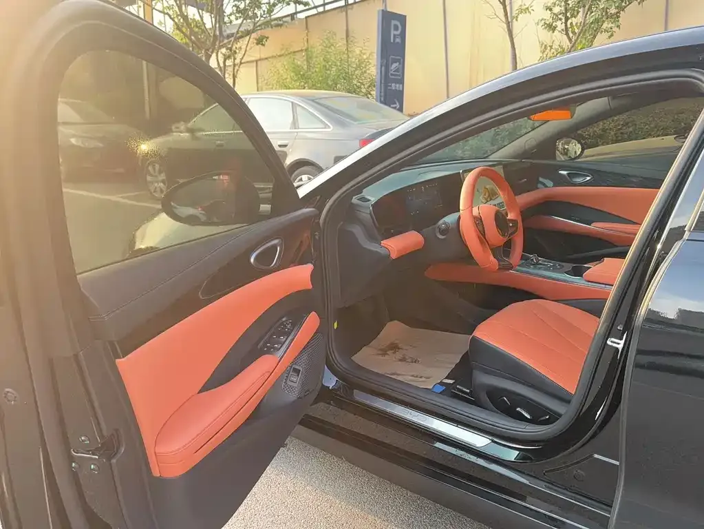 BYD Seal — фото 10