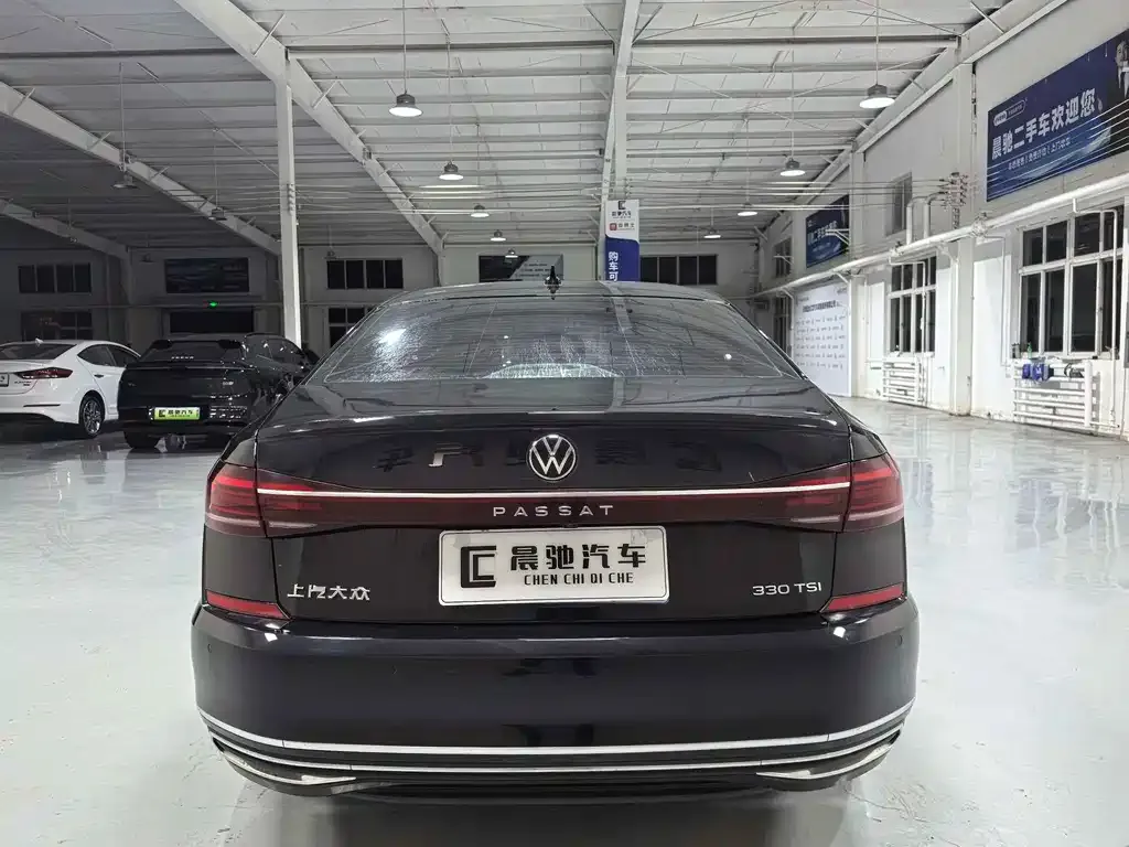 Volkswagen Passat — фото 6