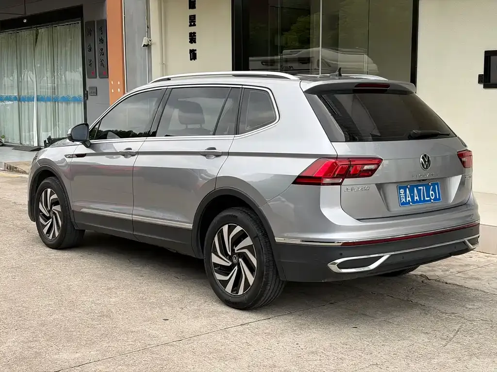 Volkswagen Tiguan L — фото 5