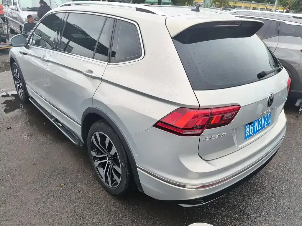 Volkswagen Tiguan L — фото 7