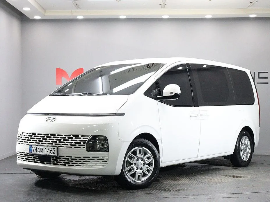 Hyundai Staria — фото 1