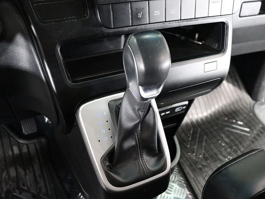 Hyundai Staria — фото 8