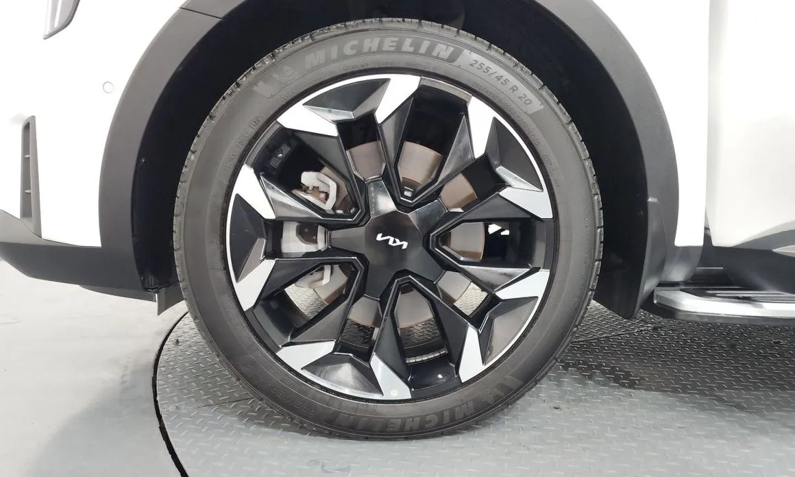 Kia Sorento — фото 10