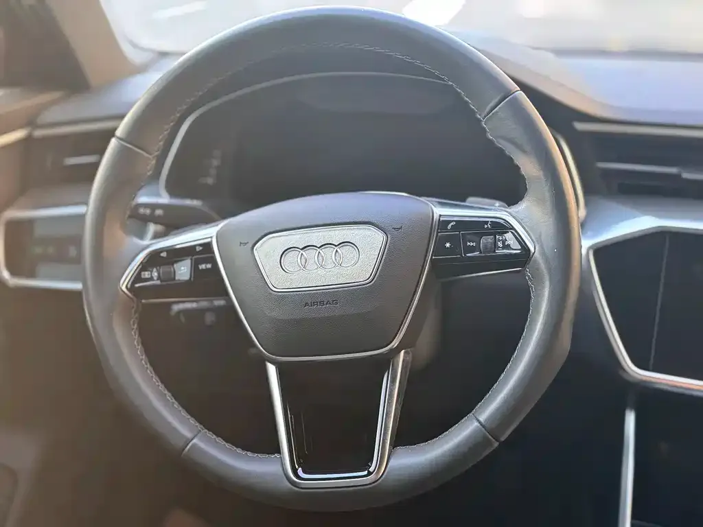 Audi A6L — фото 5