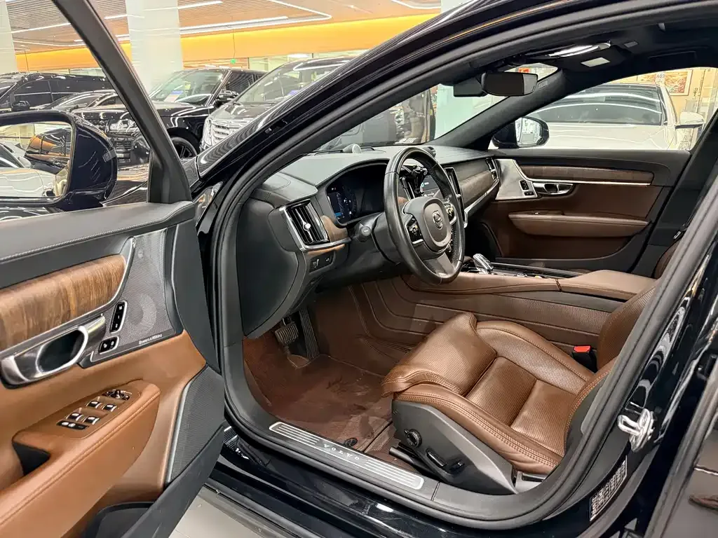 Volvo S90 — фото 8