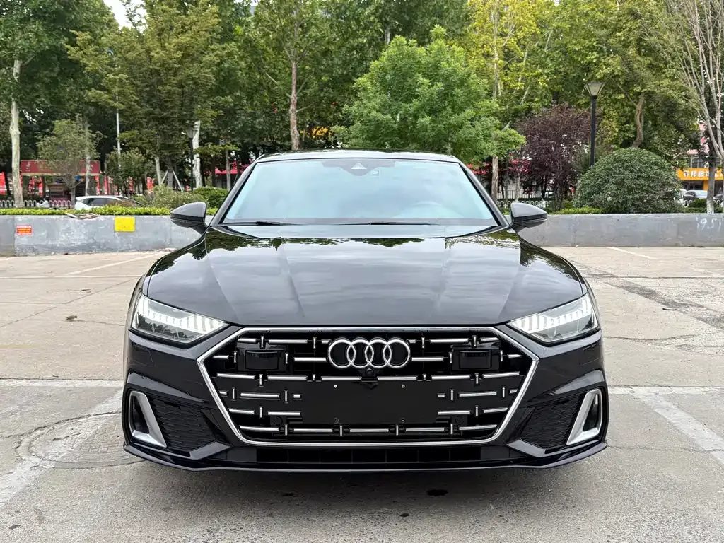 Audi A7L — фото 1