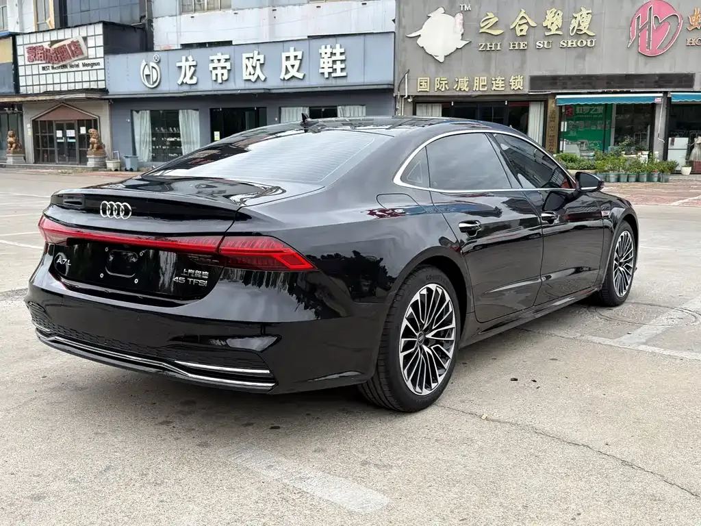 Audi A7L — фото 5