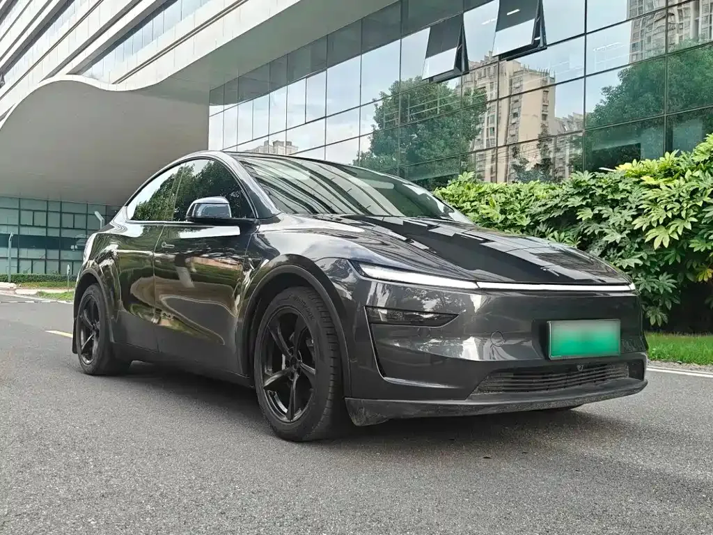 Tesla Model Y — фото 5