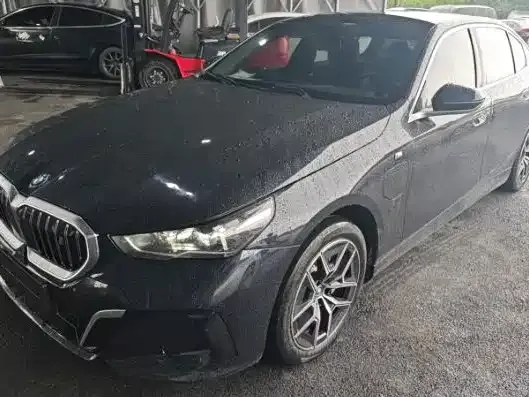 BMW i5 — фото 1